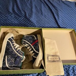 Kids Gucci shoes size 32